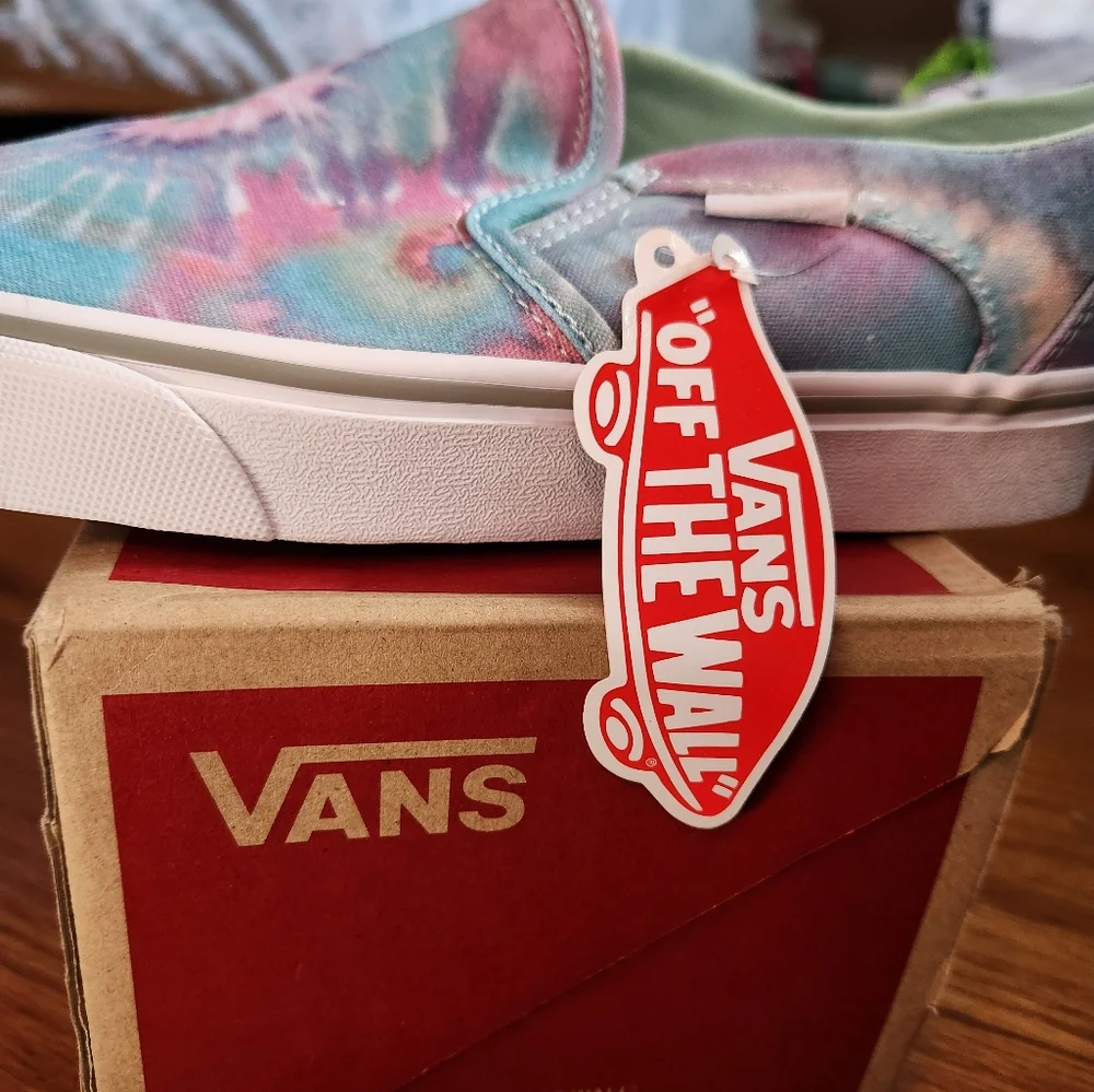 NWT Vans - Picture 2 of 4